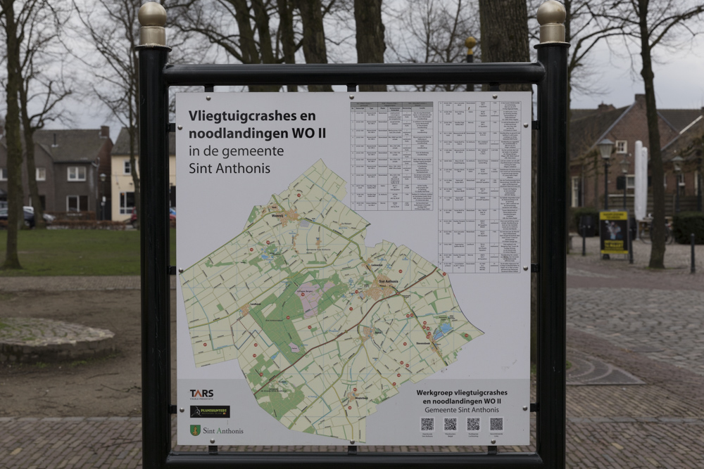 Information Sign Aircraft Crashes and Emergency Landings WW2 in Sint Anthonis Municipality #1