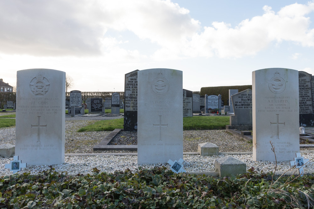 Commonwealth War Graves Vollenhove #2