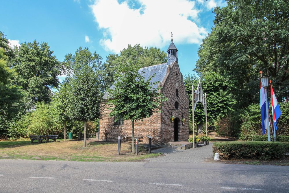 Kindergraven bij de Mariakapel in Neer