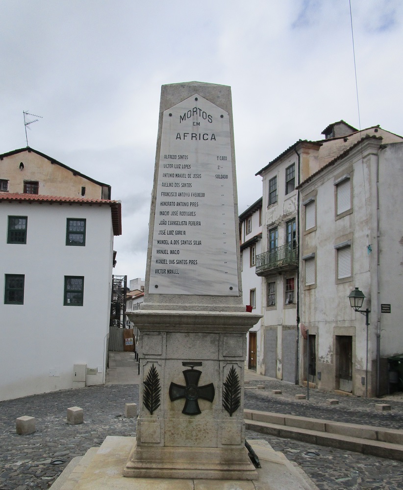 Oorlogsmonument Bragana #3