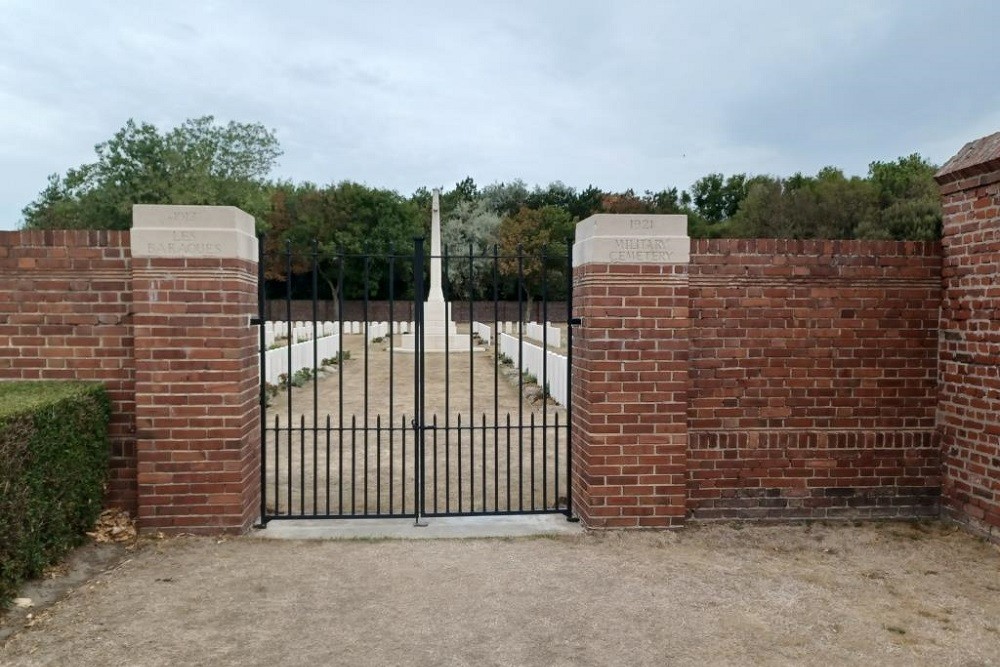 War Cemetery Commonwealth Les Baraques