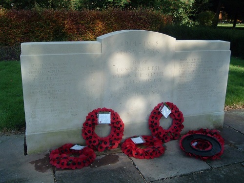 Commonwealth War Graves St Andrew Churchyard #1