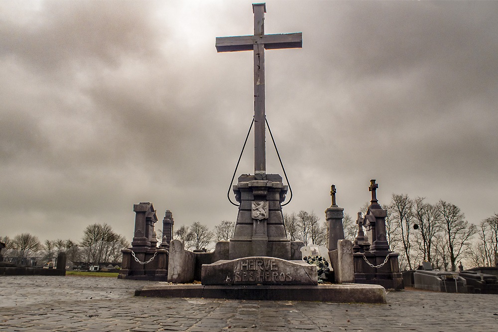 Oorlogsmonument Begraafplaats Herve #1