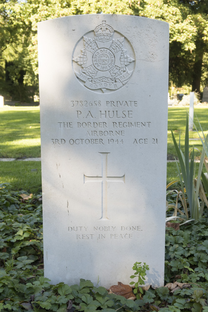 Oorlogsgraven van het Gemenebest Algemene Begraafplaats Soestbergen #4