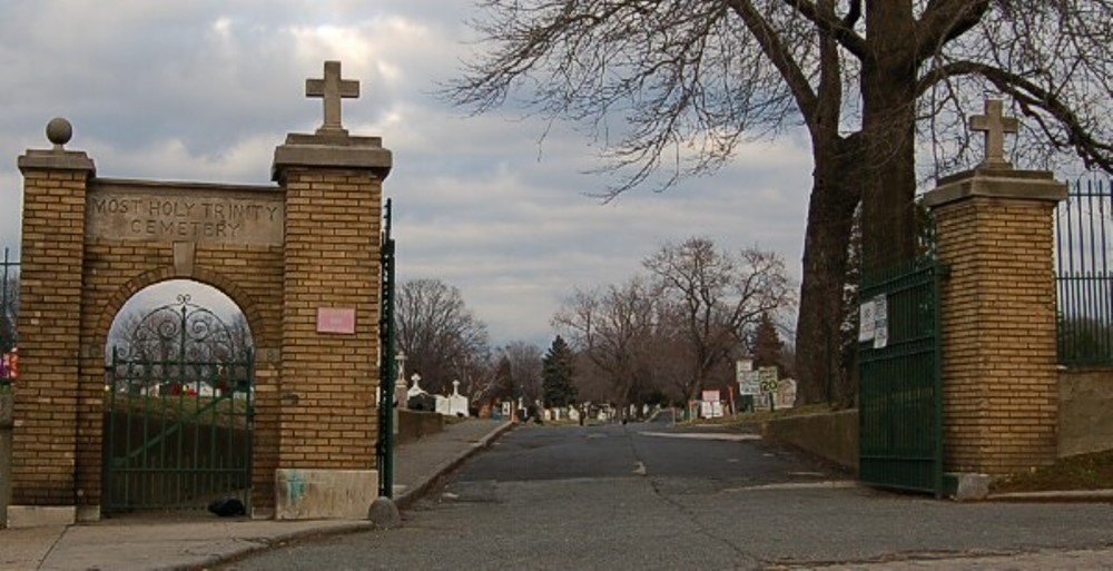 Oorlogsgraf van het Gemenebest Most Holy Trinity Cemetery #1