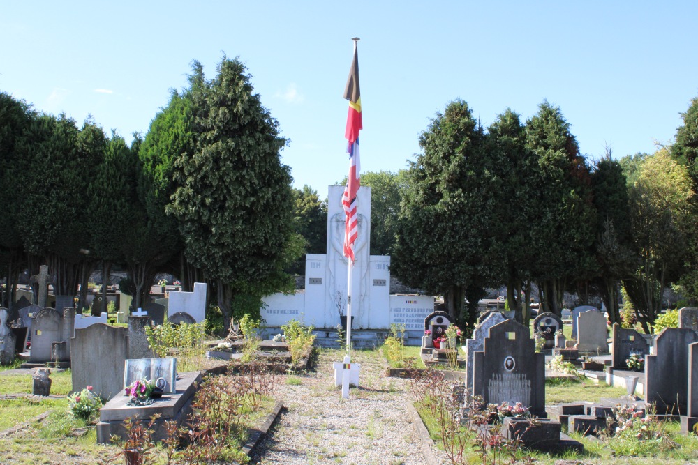 Oorlogsmonument Fontaine-L'Evque Begraafplaats