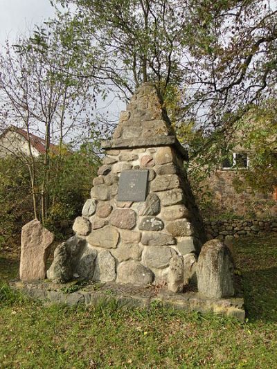 Oorlogsmonument Carwitz #1