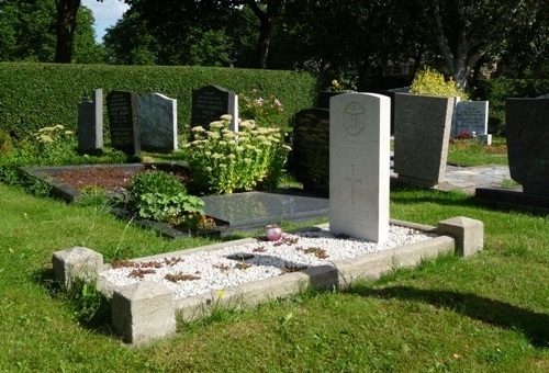 Oorlogsgraven van het Gemenebest Rooms Katholieke Begraafplaats Brielle #2
