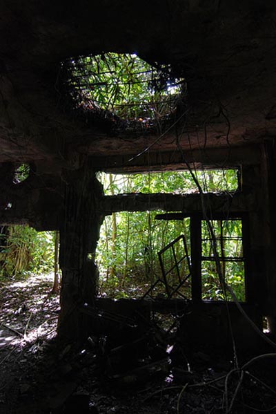 Ruïne Japans Hoofdkwartier Peleliu #3