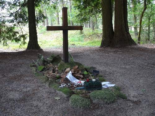 Memorial Crashed Lancaster Bomber ED-626