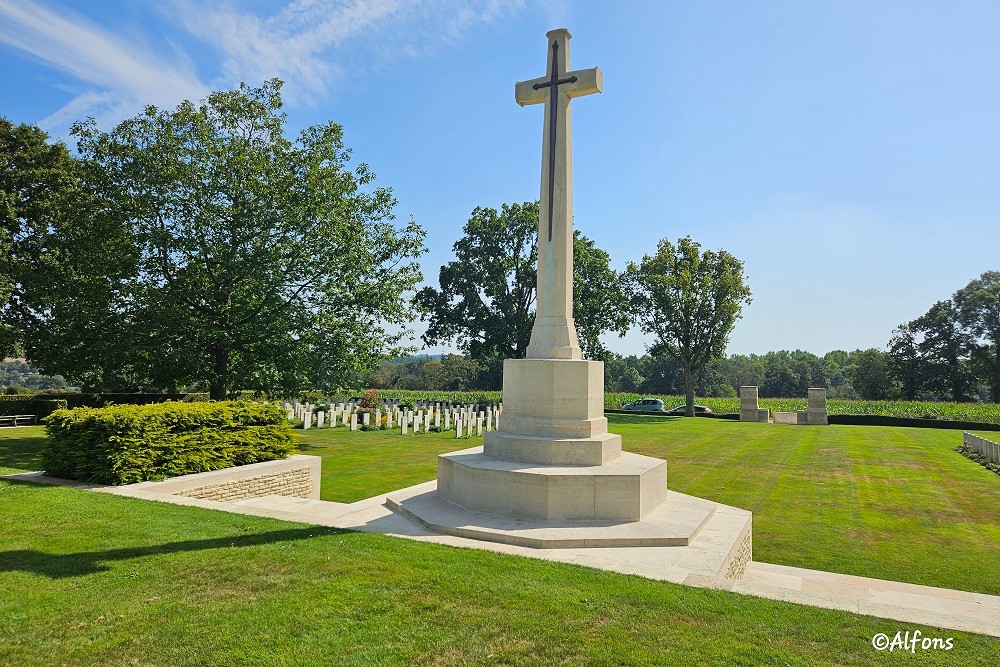Commonwealth War Cemetery Hottot-les-Bagues #5