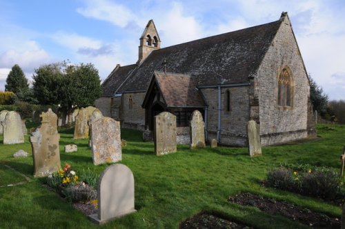 Oorlogsgraf van het Gemenebest Wyre Piddle Churchyard