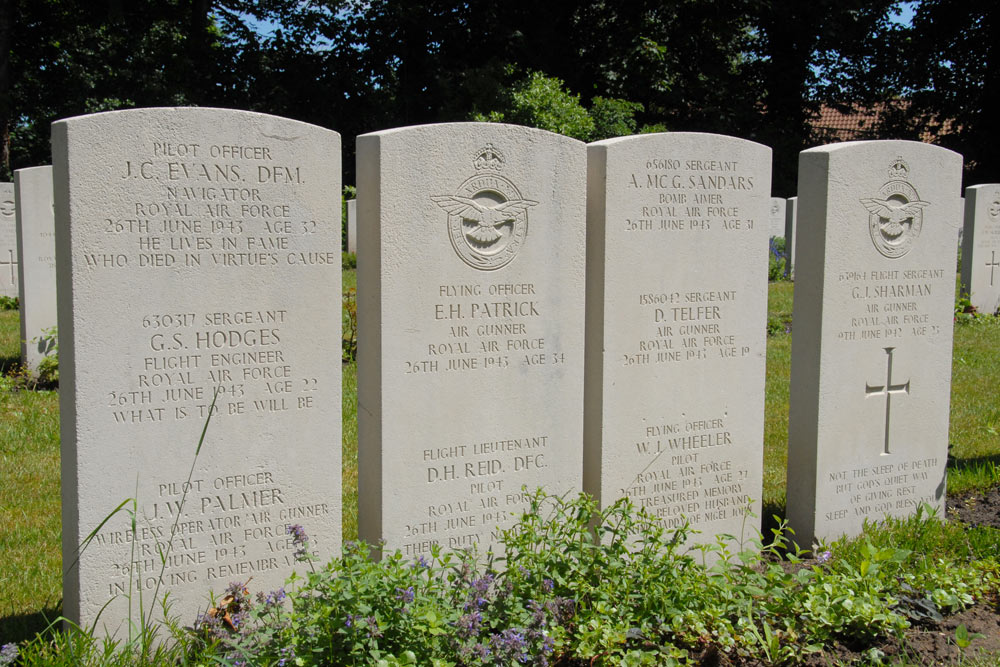 Commonwealth War Graves General Cemetery Den Burg #3