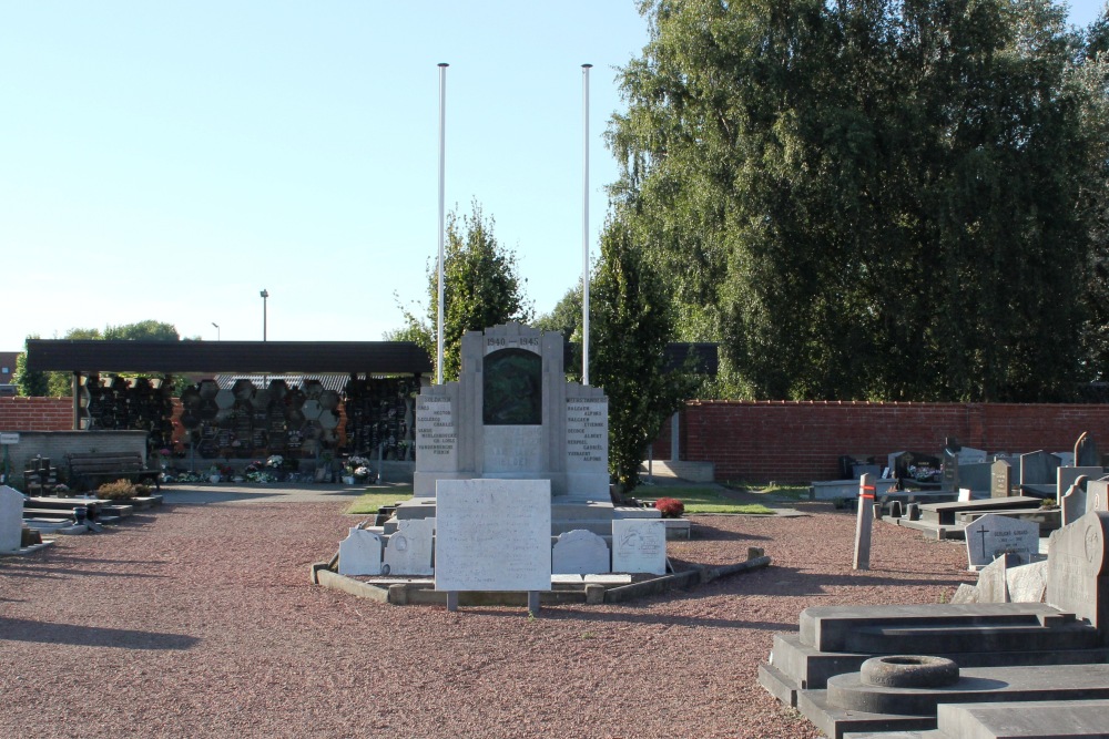 Oorlogsmonument Begraafplaats Avelgem #1