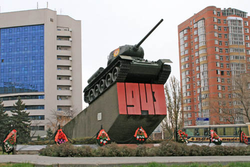 Liberation Memorial (T-34/85 Tank) Rostov-na-Donu #1