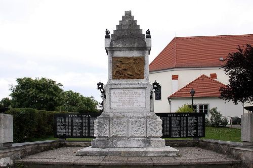 War Memorial Neudrfl #1