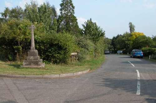 Oorlogsmonument Upleadon #1