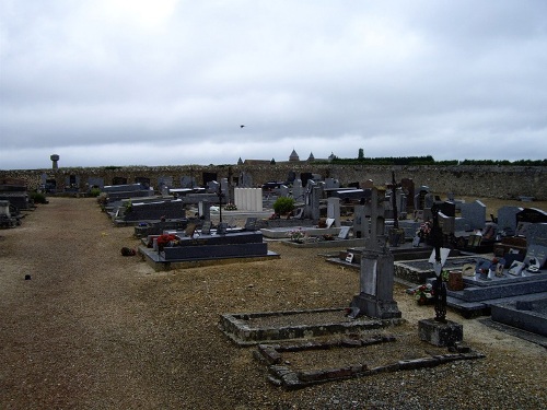 Commonwealth War Graves Pontgouin #1