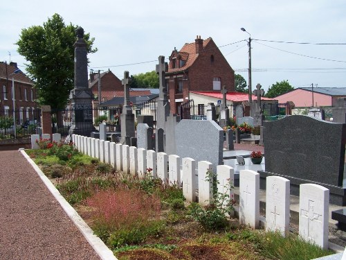 Commonwealth War Graves Sainghin-en-Weppes #1