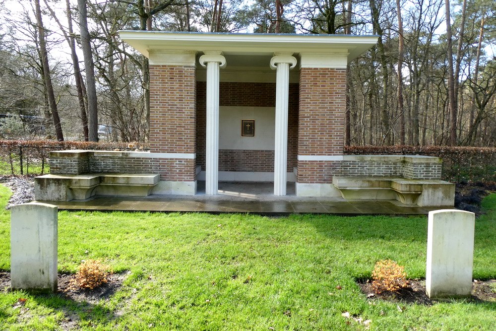 Commonwealth War Cemetery Valkenswaard #2