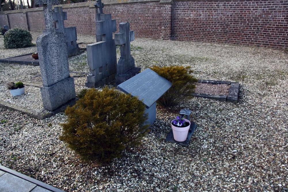Nederlandse Oorlogsgraven Maasniel #3