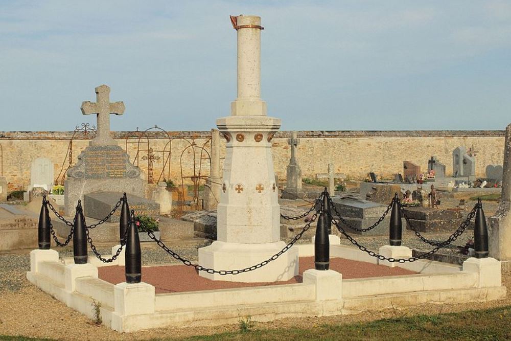 Oorlogsmonument Montereau-sur-le-Jard #1