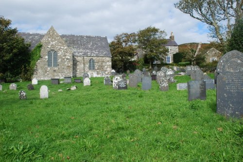 Commonwealth War Grave St. Aelrhiw Churchyard