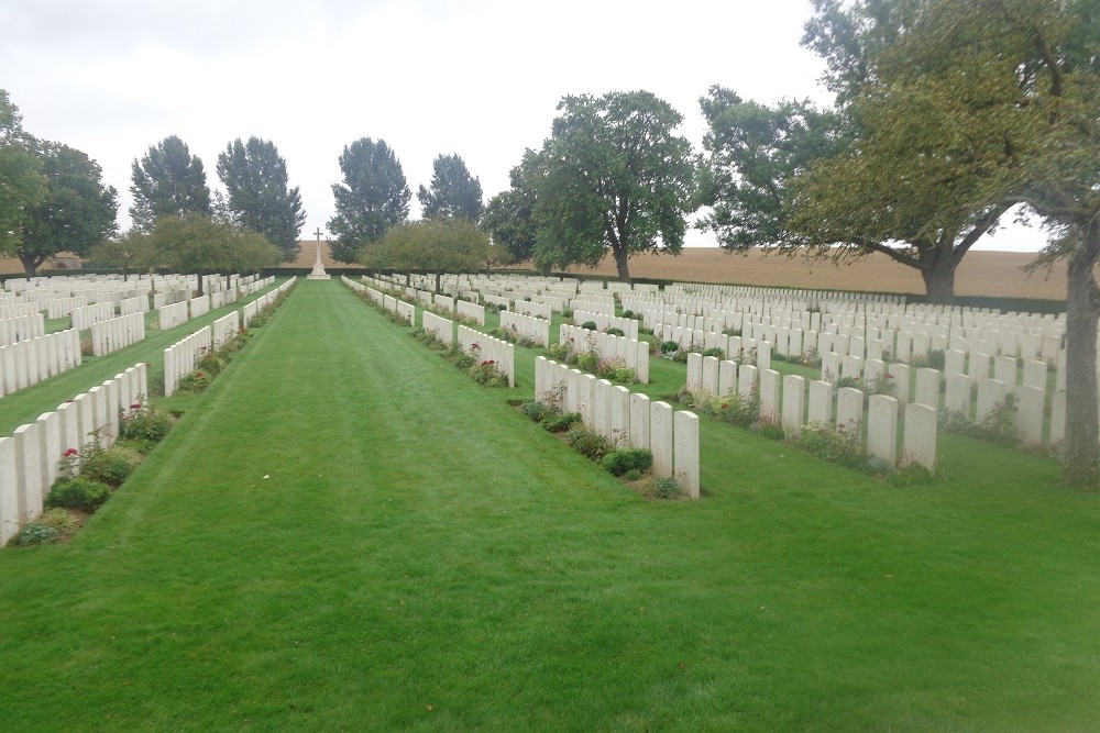 Commonwealth War Cemetery Warlencourt #3