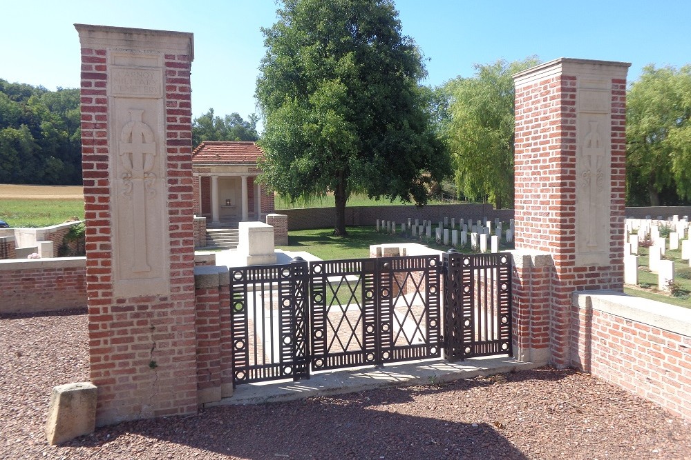 Commonwealth War Cemetery Carnoy