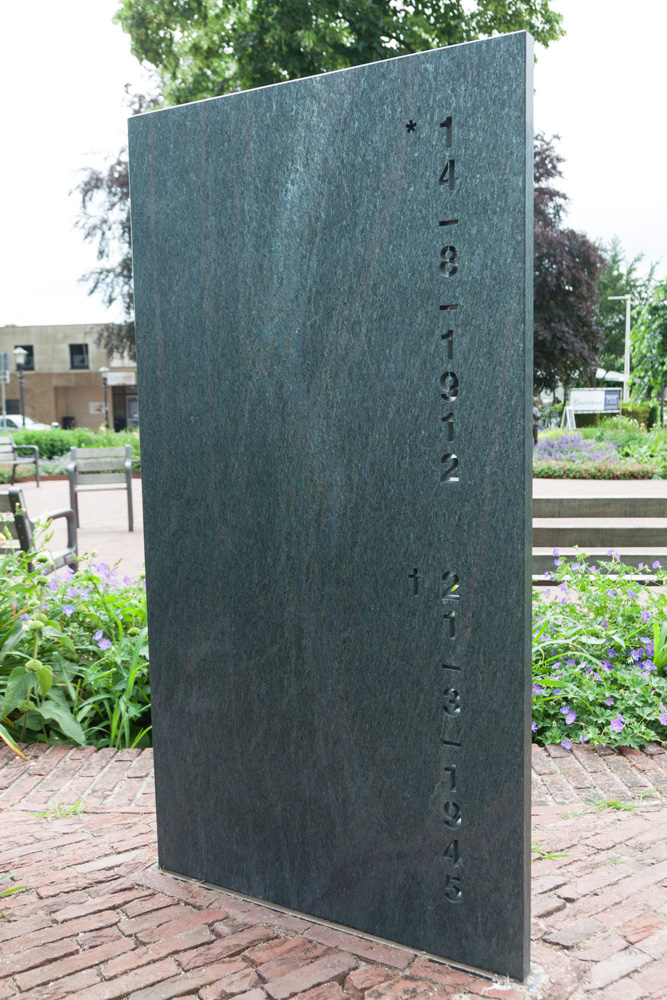 War Memorial Harmelen #4