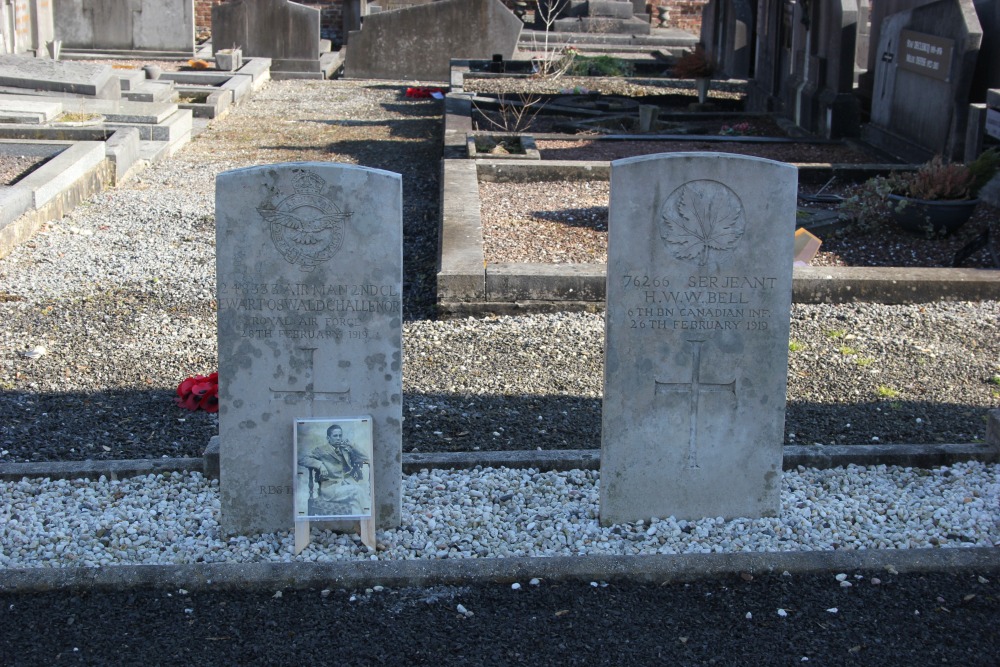 Commonwealth War Graves Houyet #5