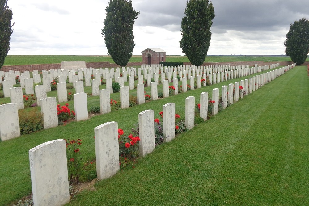Commonwealth War Cemetery Dive Copse