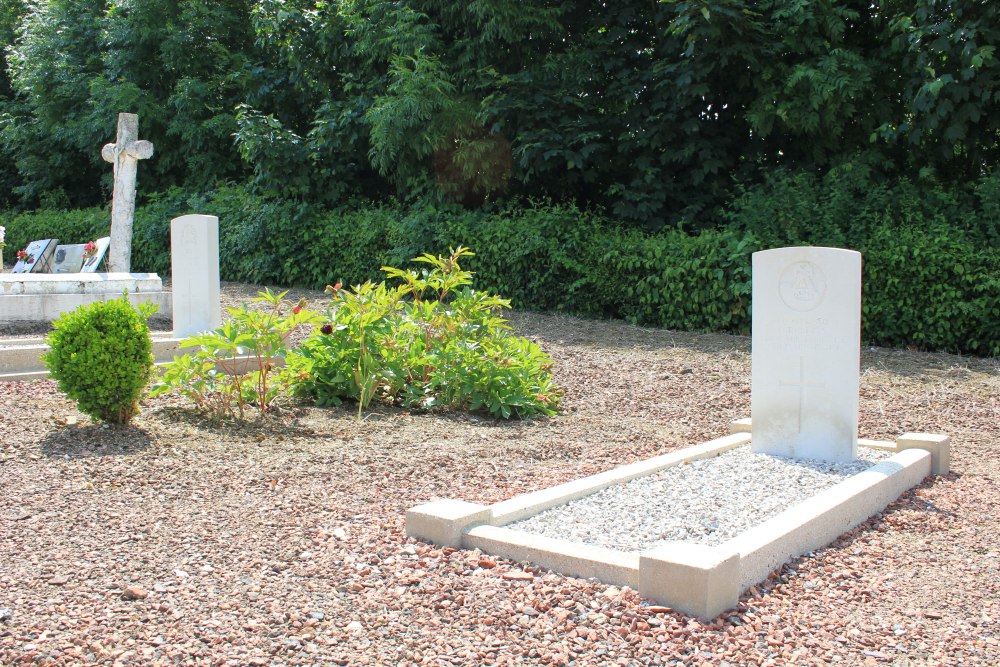 Commonwealth War Graves Trescault #2