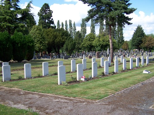 Commonwealth War Graves Evesham Cemetery #1