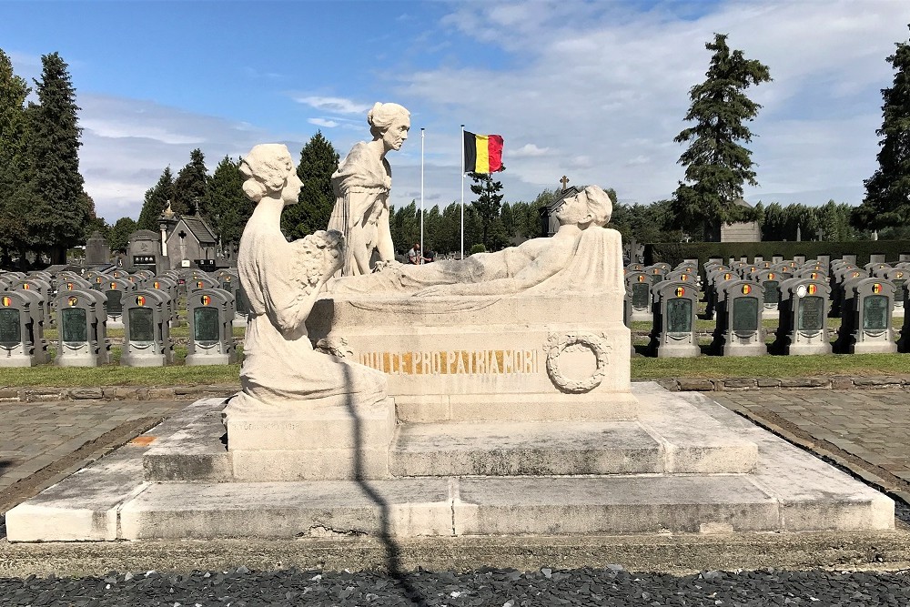 Oorlogsmonument Begraafplaats Mechelen #1