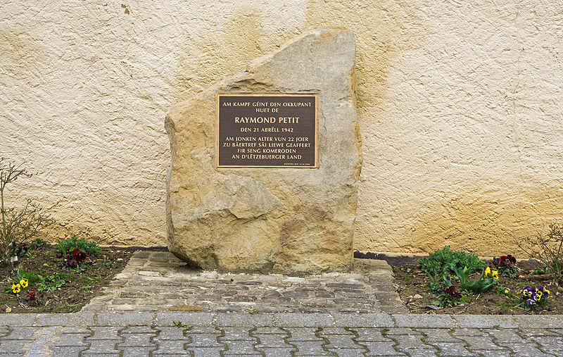 Monument Raymond Petit