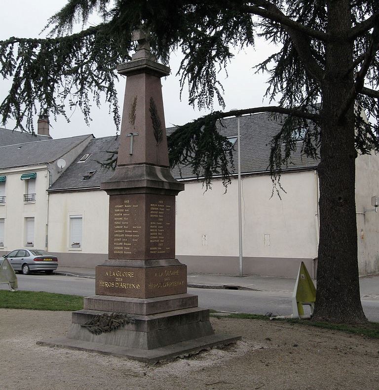 Monument Eerste Wereldoorlog Artenay #1