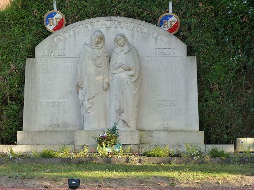 Oorlogsmonument Attigny #1