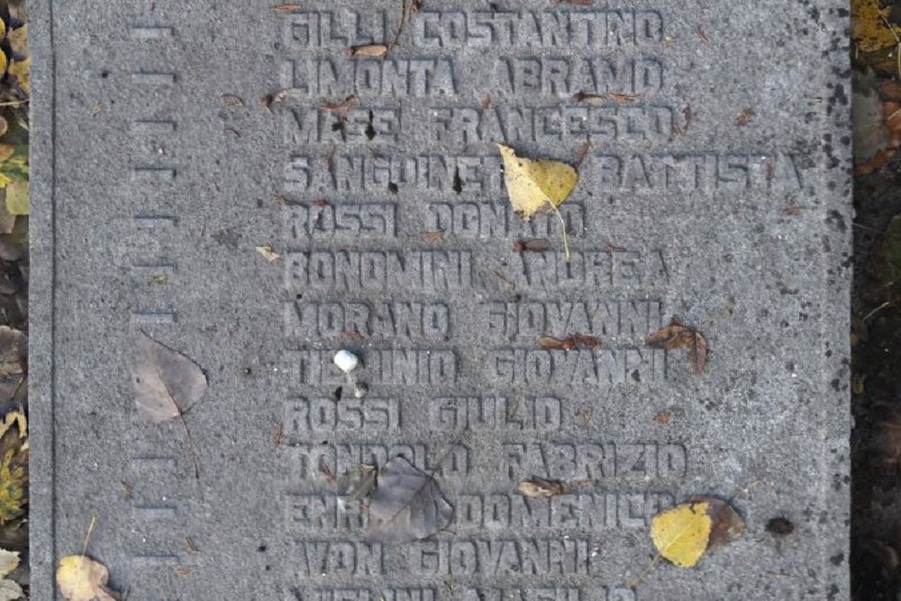 Herdenkingssteen Italiaanse Militaire Slachtoffers Spaanse Griep #3