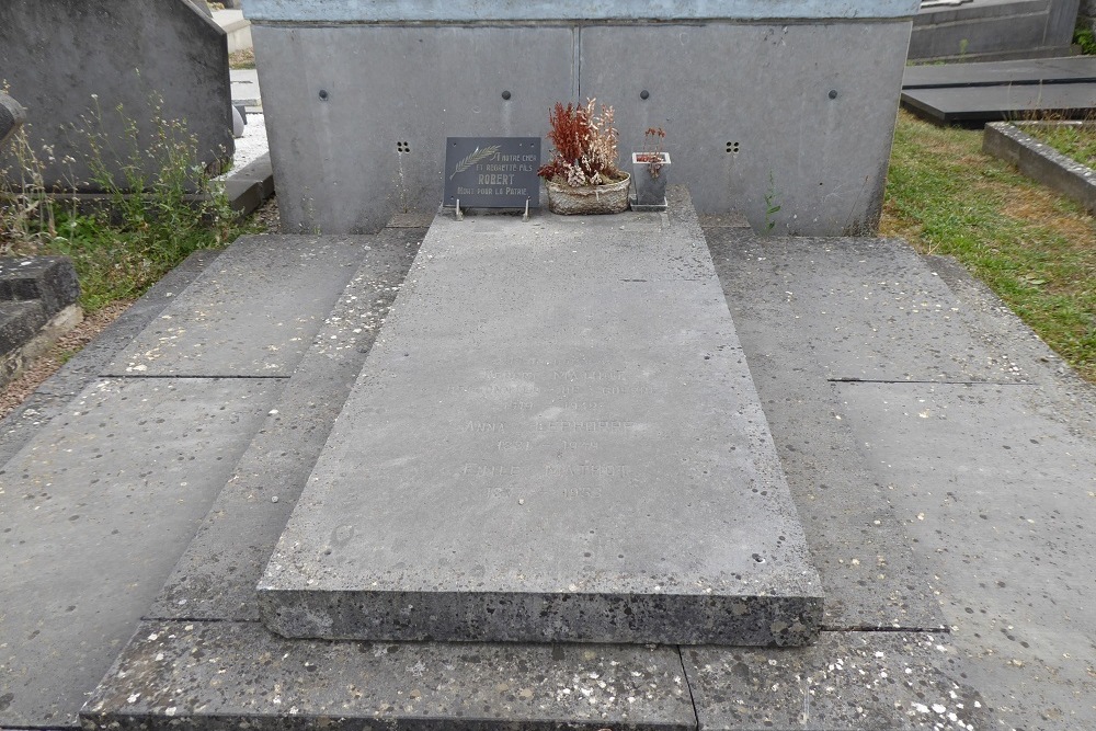 Belgische Oorlogsgraven Celles #1