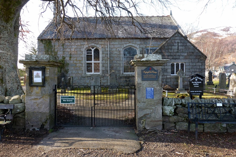 Commonwealth War Graves Kinloch Rannoch Parish Churchyard