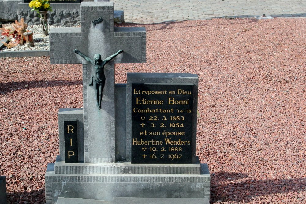 Belgian Graves Veterans Gemmenich Churchyard #5