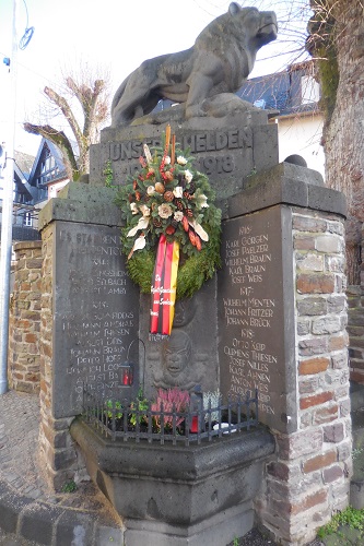 Oorlogsmonument Senheim #1