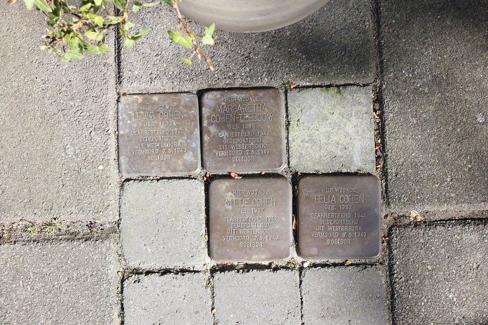 Stolpersteine Dahliastraat 28 #1