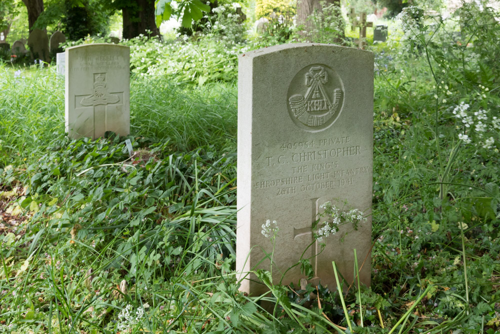 Commonwealth War Graves World War Second St Mary Churchyard #4