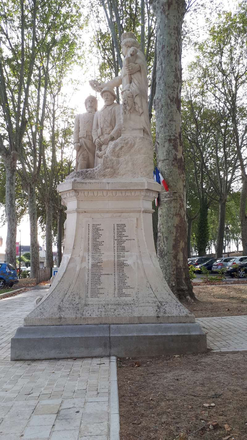 War Memorial Amboise #3