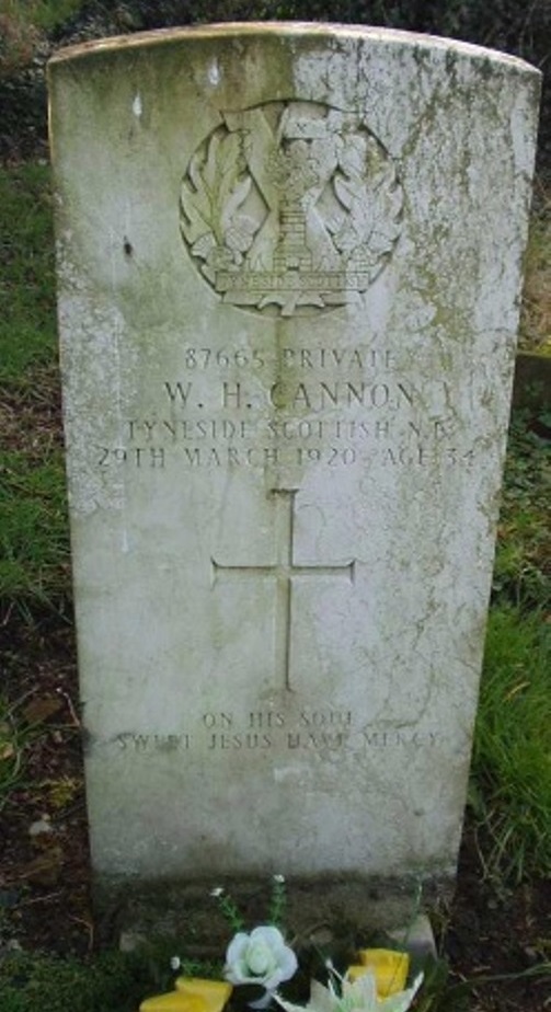 Commonwealth War Grave St. Helen's Roman Catholic Burial Ground