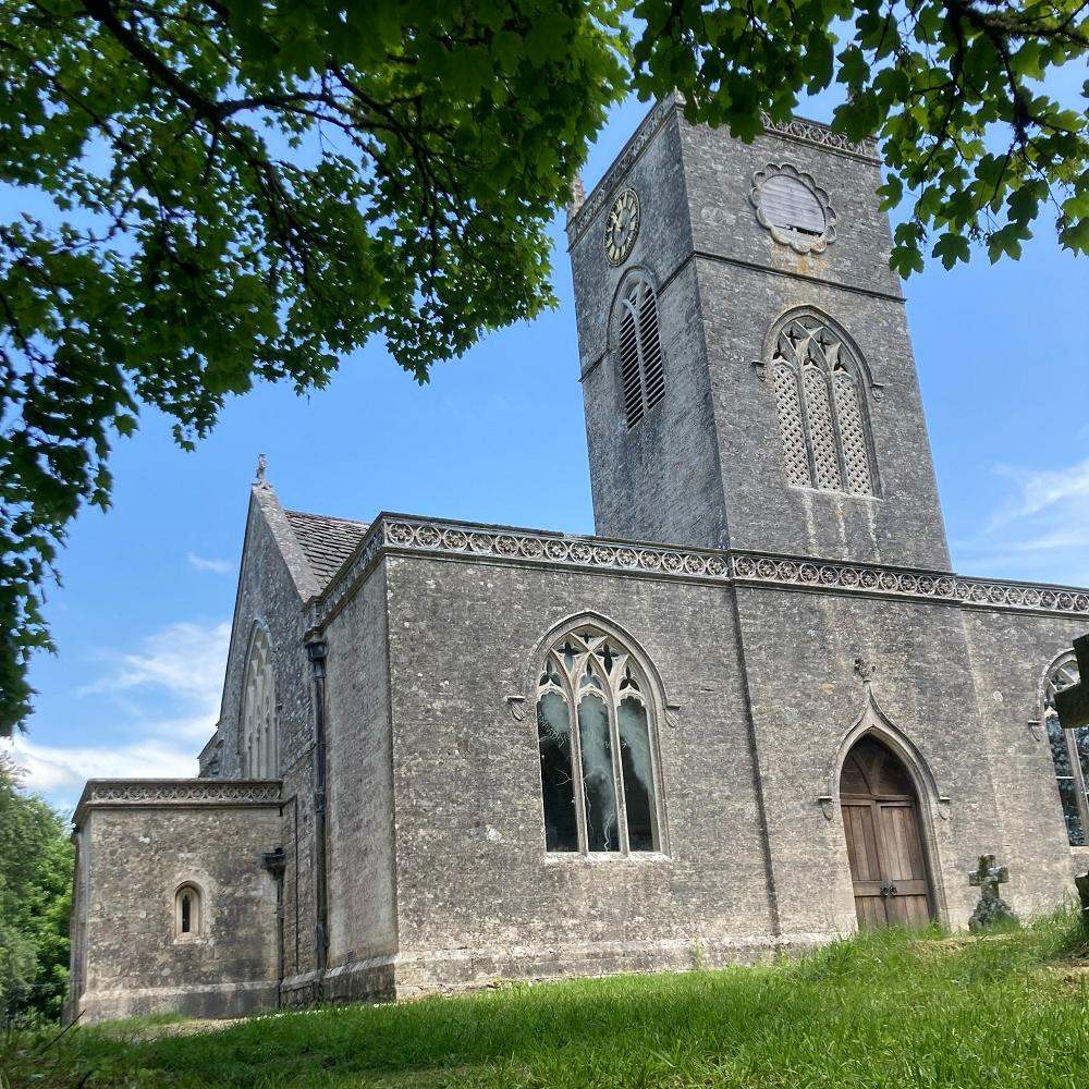 Commonwealth War Grave St Nicholas Church Moreton #4