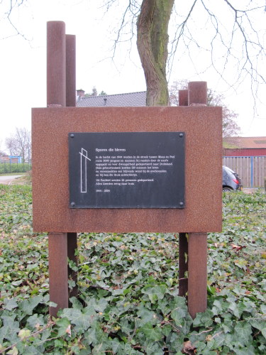 Monument 'Sporen die bleven' Panheel #1