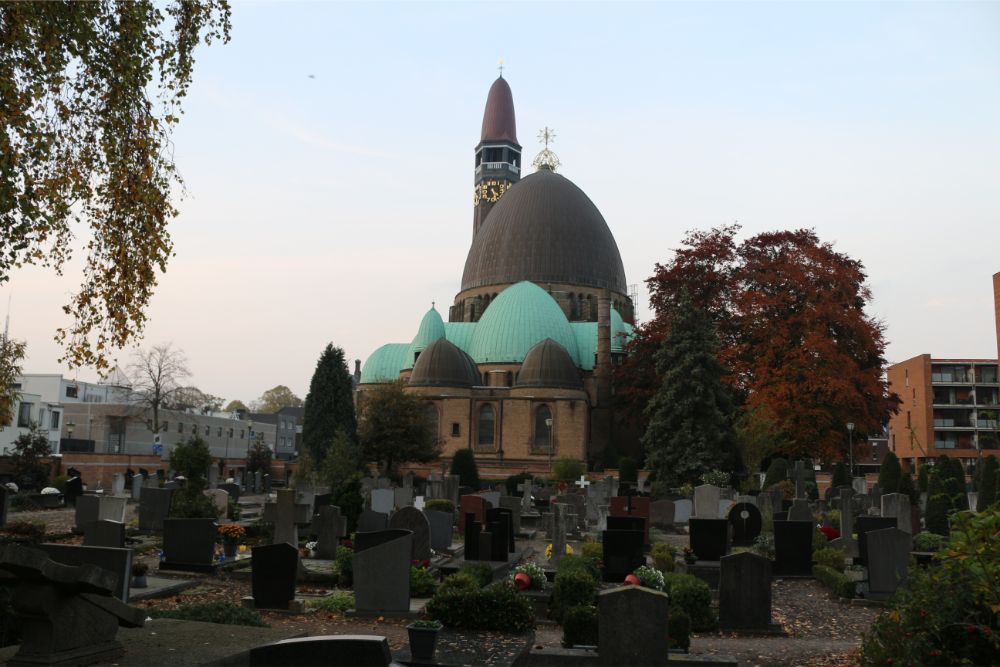 Dutch War Graves R.C. Cemetery Sint Johannes Baptist Waalwijk #2
